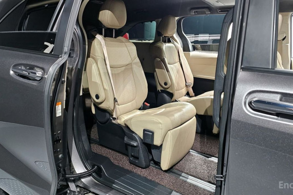 2023 Toyota Sienna с пробегом 24 968 км