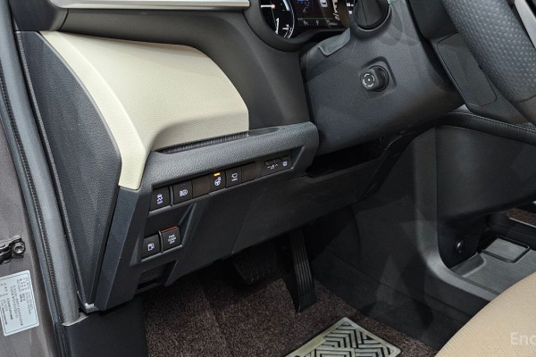 2023 Toyota Sienna с пробегом 24 968 км