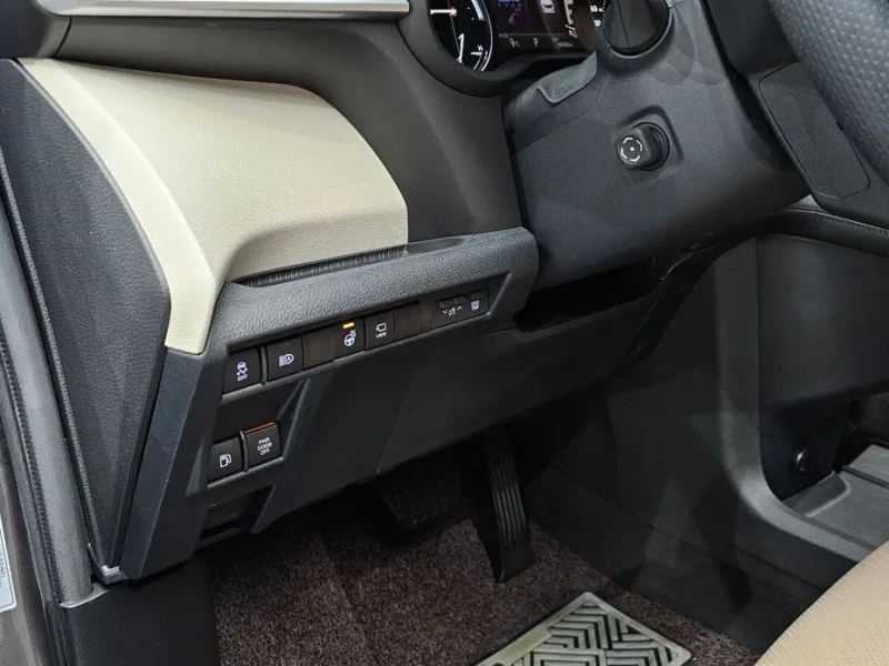 2023 Toyota Sienna с пробегом 24 968 км