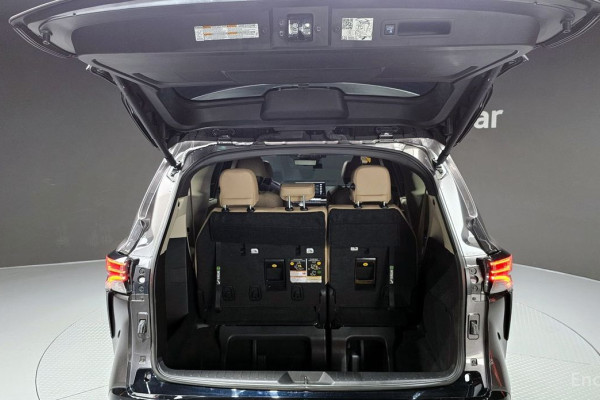 2023 Toyota Sienna с пробегом 24 968 км