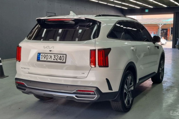 2023 Kia Sorento с пробегом 35 000 км