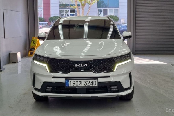 2023 Kia Sorento с пробегом 35 000 км