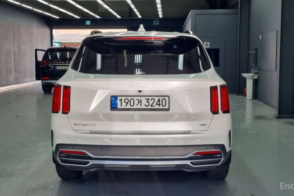 2023 Kia Sorento с пробегом 35 000 км