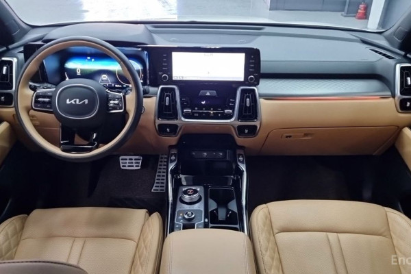 2023 Kia Sorento с пробегом 35 000 км