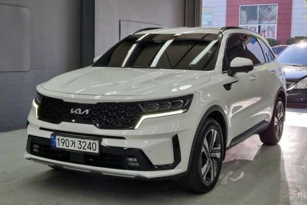 2023 Kia Sorento с пробегом 35 000 км