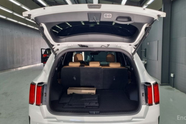 2023 Kia Sorento с пробегом 35 000 км