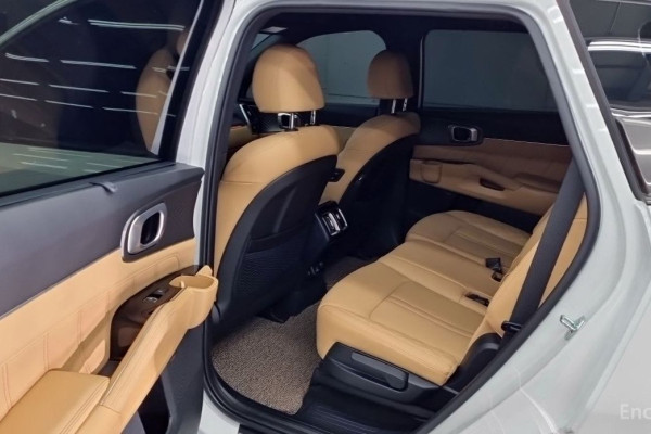 2023 Kia Sorento с пробегом 35 000 км