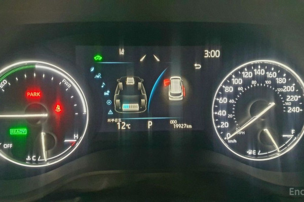 2024 Toyota Sienna с пробегом 19 919 км