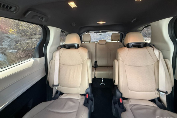 2024 Toyota Sienna с пробегом 19 919 км