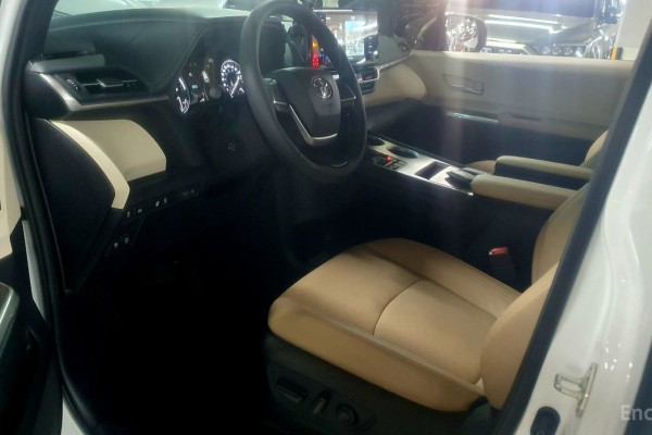 2024 Toyota Sienna с пробегом 19 919 км