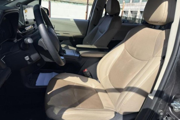 2021 Toyota Sienna с пробегом 69 064 км