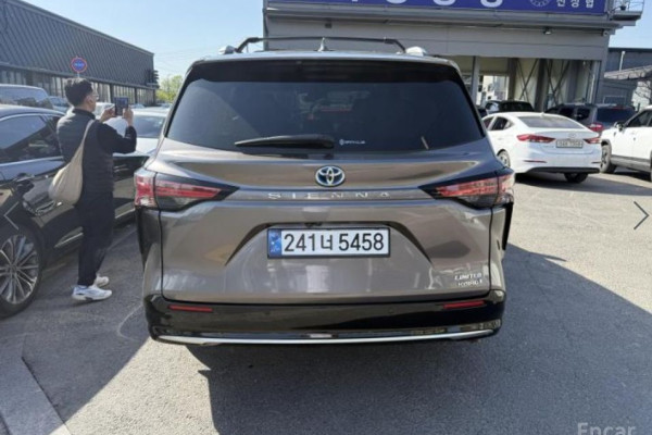 2021 Toyota Sienna с пробегом 69 064 км