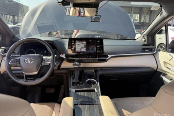 2021 Toyota Sienna с пробегом 69 064 км