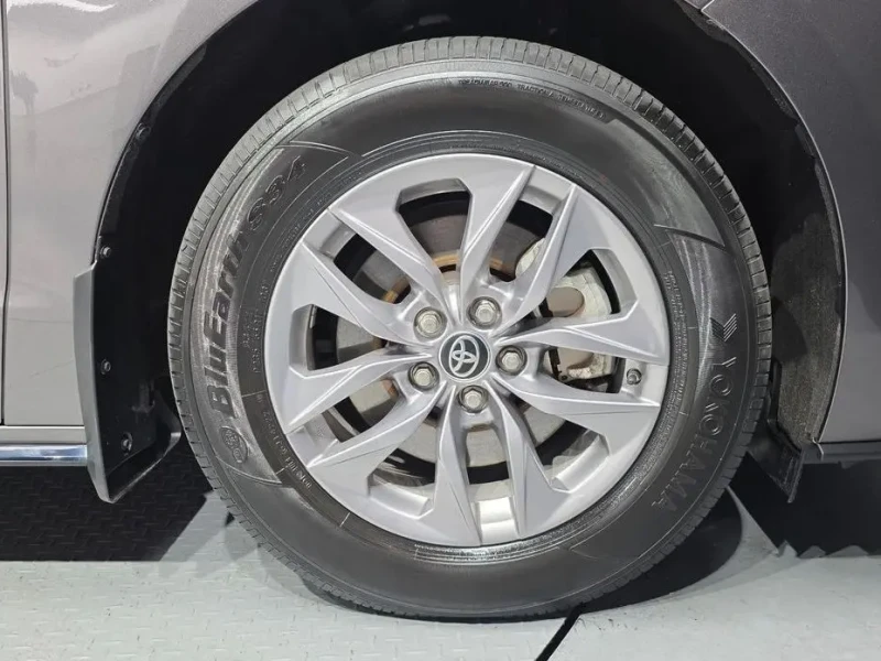 2023 Toyota Sienna с пробегом 55 842 км