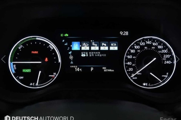 2023 Toyota Sienna с пробегом 68 140 км