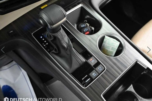 2023 Toyota Sienna с пробегом 68 140 км