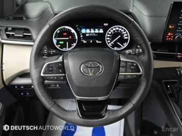 2023 Toyota Sienna с пробегом 68 140 км
