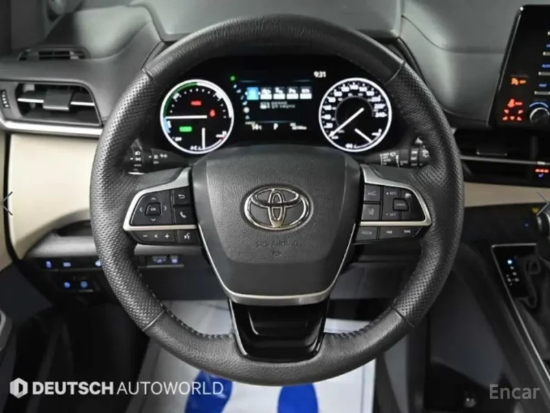 2023 Toyota Sienna с пробегом 68 140 км