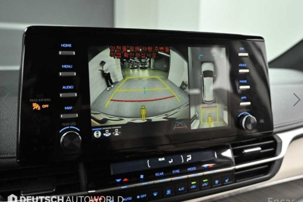 2023 Toyota Sienna с пробегом 68 140 км