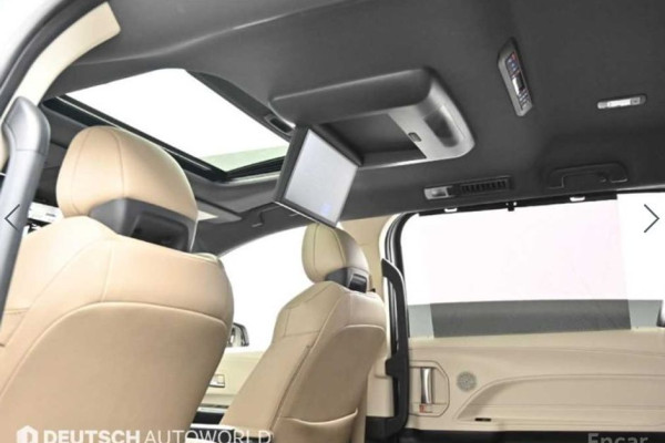 2023 Toyota Sienna с пробегом 68 140 км