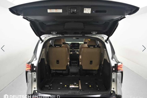 2023 Toyota Sienna с пробегом 68 140 км