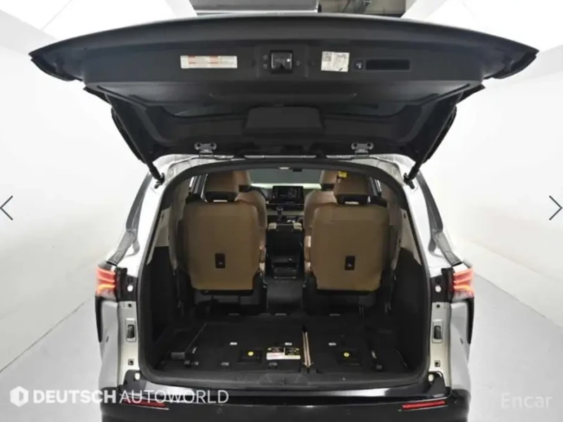 2023 Toyota Sienna с пробегом 68 140 км