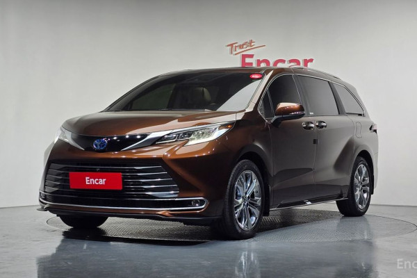 2023 Toyota Sienna с пробегом 58 636 км