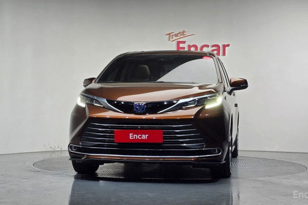 2023 Toyota Sienna с пробегом 58 636 км