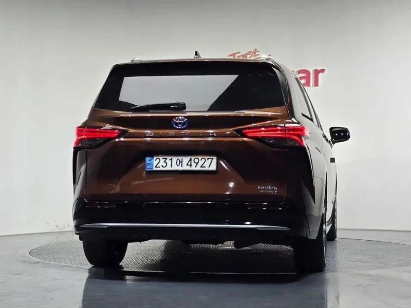2023 Toyota Sienna с пробегом 58 636 км