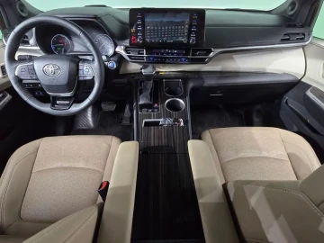 2023 Toyota Sienna с пробегом 58 636 км