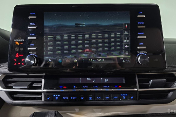 2023 Toyota Sienna с пробегом 58 636 км