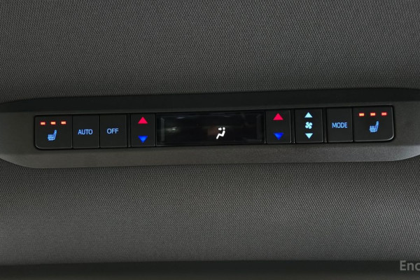 2023 Toyota Sienna с пробегом 58 636 км