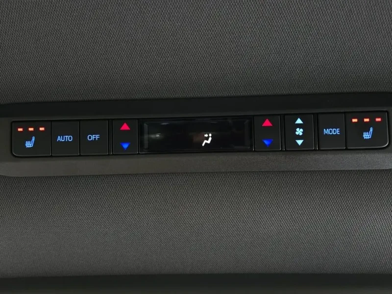 2023 Toyota Sienna с пробегом 58 636 км