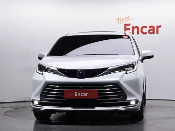 2024 Toyota Sienna с пробегом 56 575 км