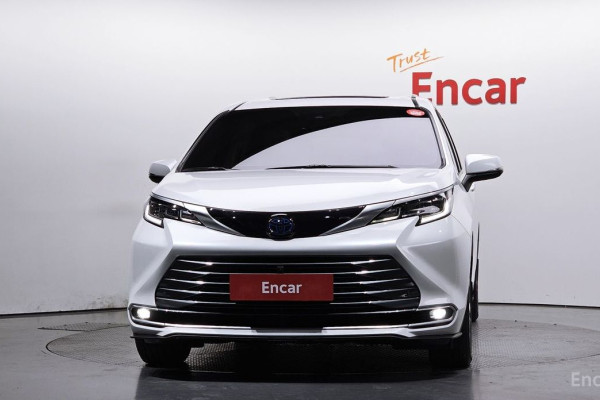 2024 Toyota Sienna с пробегом 56 575 км