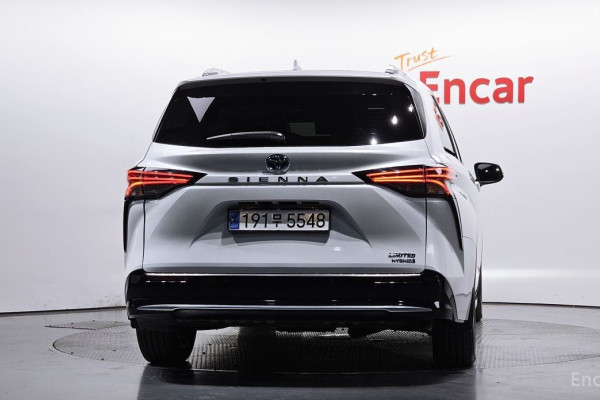 2024 Toyota Sienna с пробегом 56 575 км