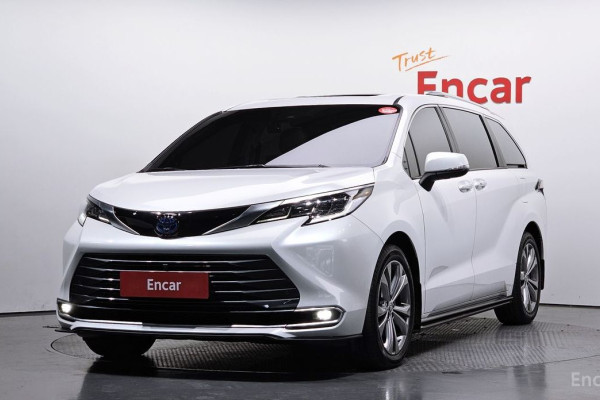 2024 Toyota Sienna с пробегом 56 575 км