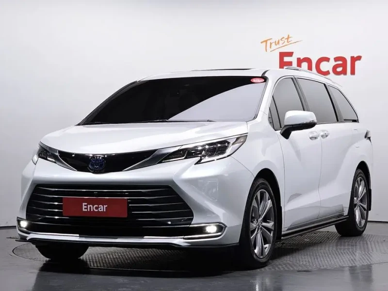 2024 Toyota Sienna с пробегом 56 575 км