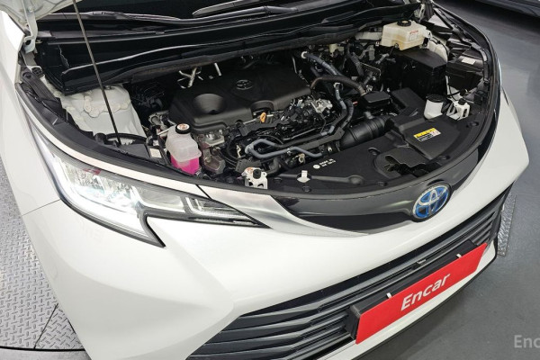 2024 Toyota Sienna с пробегом 56 575 км