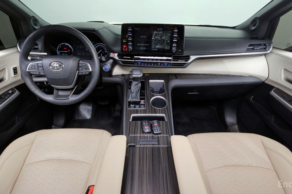 2024 Toyota Sienna с пробегом 56 575 км