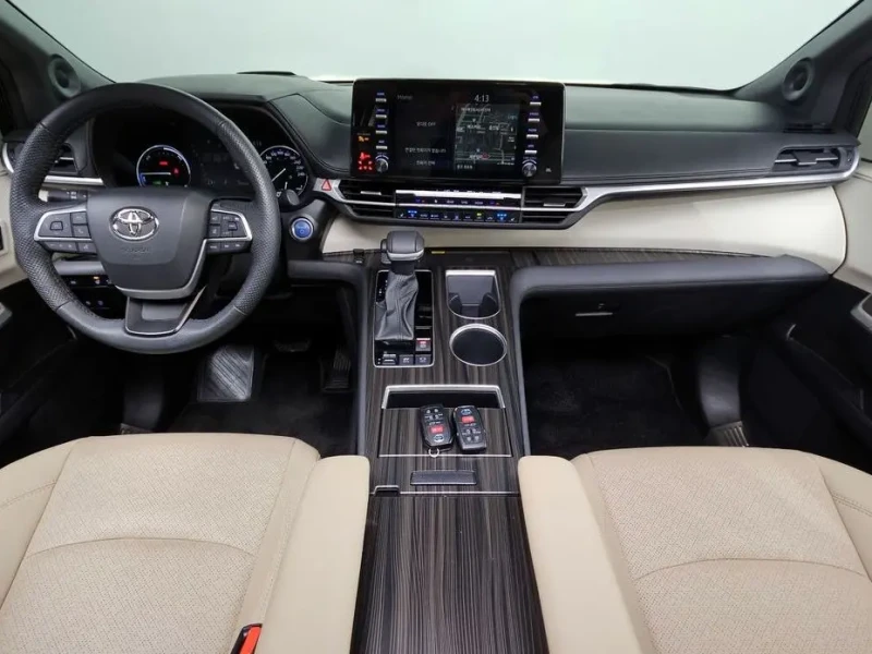 2024 Toyota Sienna с пробегом 56 575 км