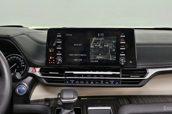 2024 Toyota Sienna с пробегом 56 575 км