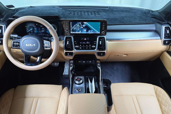 2022 Kia Sorento с пробегом 22 606 км