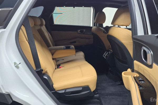 2022 Kia Sorento с пробегом 22 606 км