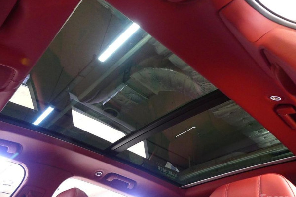 2023 Bentley Bentayga с пробегом 13 000 км