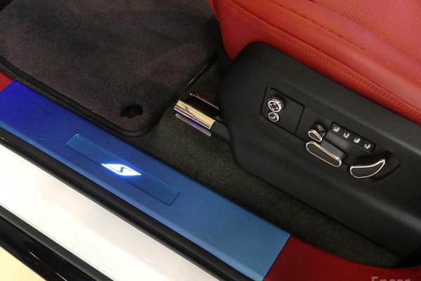 2023 Bentley Bentayga с пробегом 13 000 км