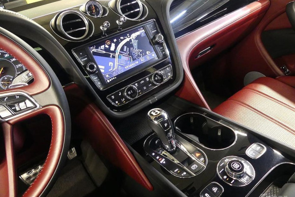 2020 Bentley Bentayga с пробегом 47 525 км