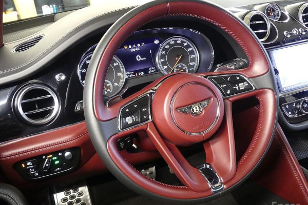 2020 Bentley Bentayga с пробегом 47 525 км
