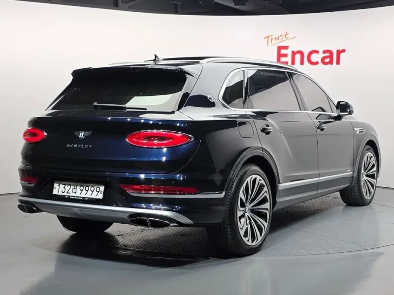 2025 Bentley Bentayga с пробегом 9 796 км