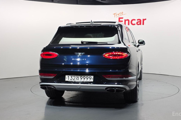 2025 Bentley Bentayga с пробегом 9 796 км